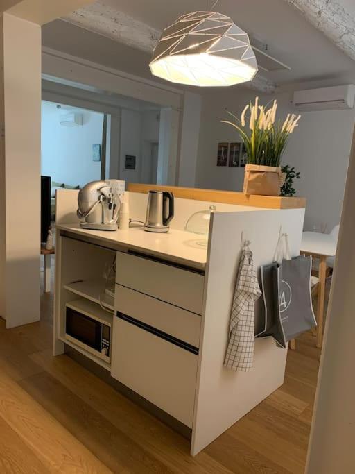 Interno4Home: In Centro Storico Con Posto Auto 페라라 외부 사진
