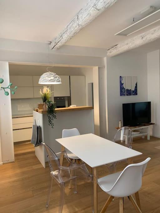 Interno4Home: In Centro Storico Con Posto Auto 페라라 외부 사진